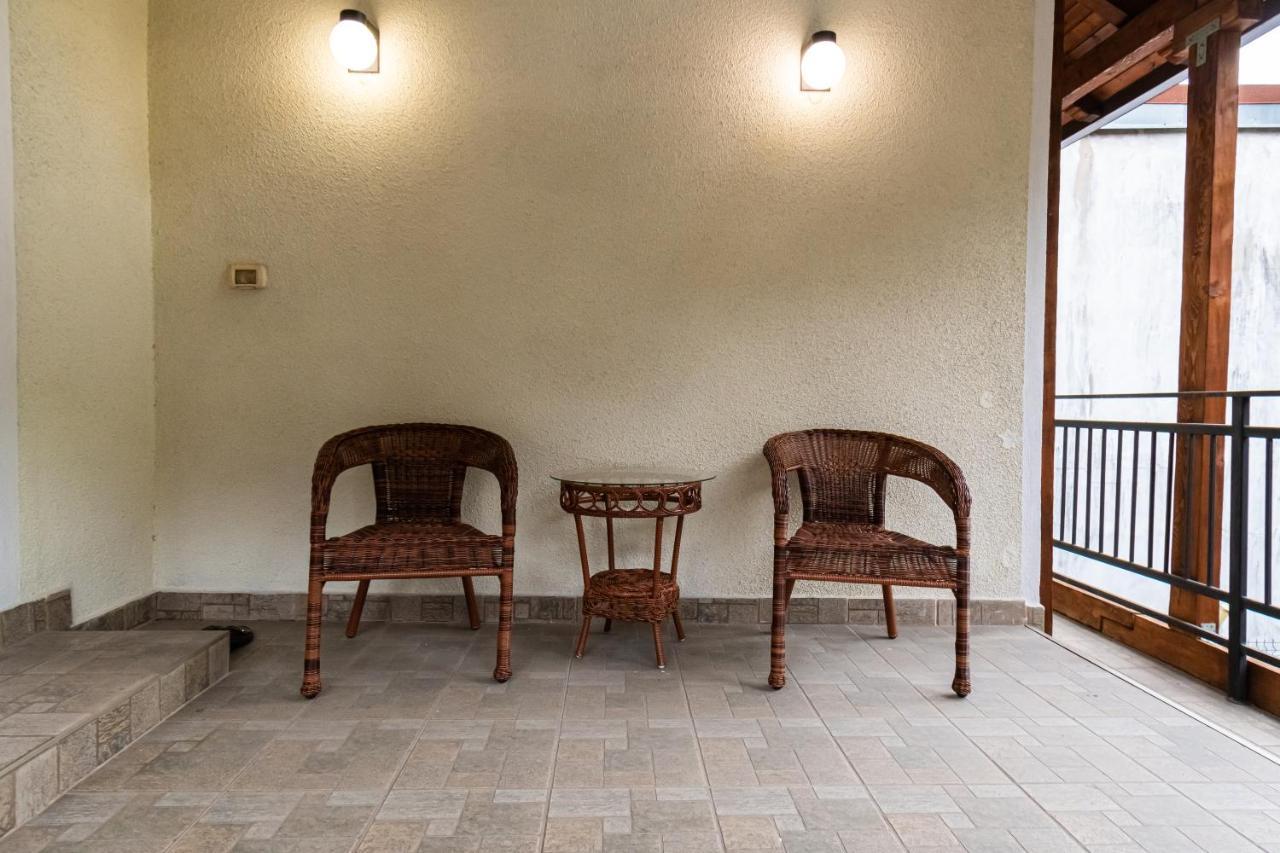 Residence 48 Beautiful Building Within Moments From The Old Town Of Braşov Exterior foto