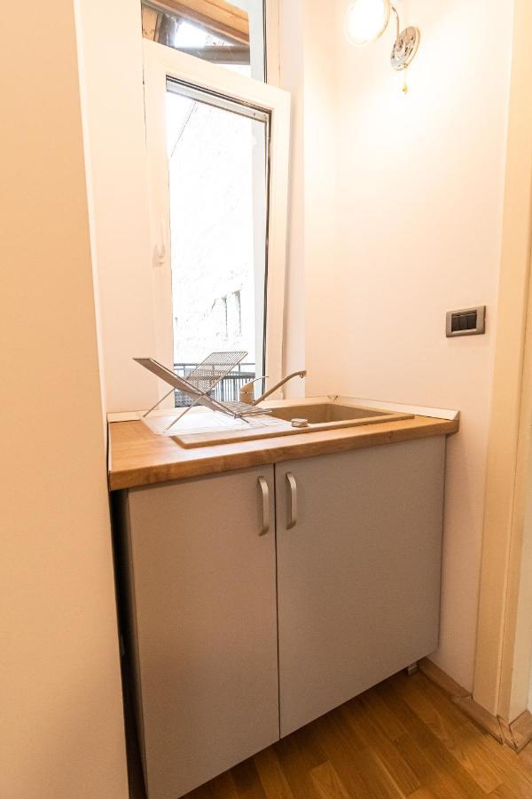 Residence 48 Beautiful Building Within Moments From The Old Town Of Braşov Exterior foto