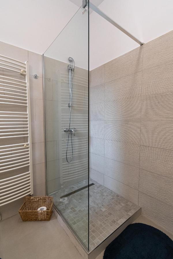 Residence 48 Beautiful Building Within Moments From The Old Town Of Braşov Exterior foto