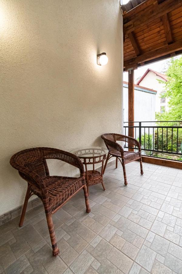 Residence 48 Beautiful Building Within Moments From The Old Town Of Braşov Exterior foto