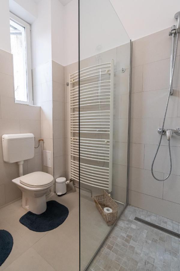 Residence 48 Beautiful Building Within Moments From The Old Town Of Braşov Exterior foto