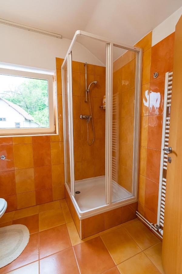Residence 48 Beautiful Building Within Moments From The Old Town Of Braşov Exterior foto