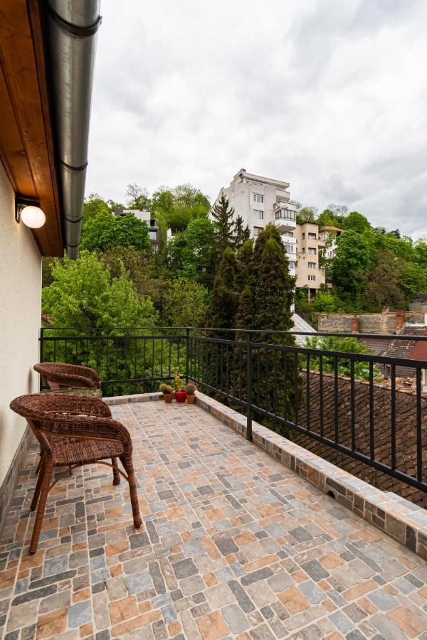 Residence 48 Beautiful Building Within Moments From The Old Town Of Braşov Exterior foto