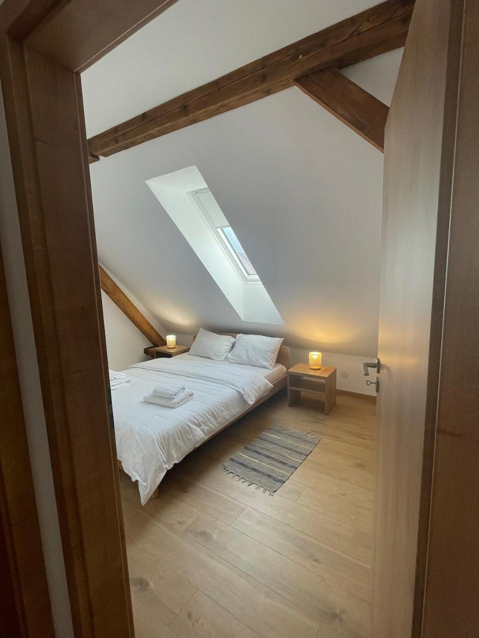 Residence 48 Beautiful Building Within Moments From The Old Town Of Braşov Exterior foto