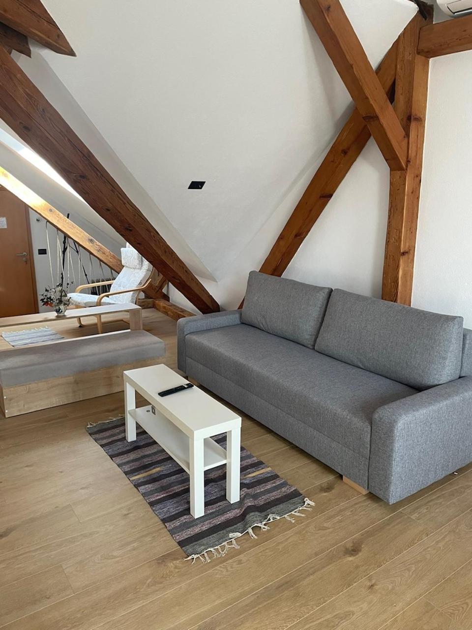Residence 48 Beautiful Building Within Moments From The Old Town Of Braşov Exterior foto