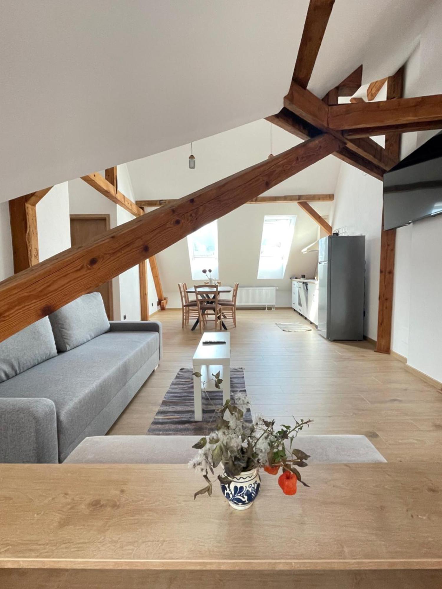 Residence 48 Beautiful Building Within Moments From The Old Town Of Braşov Exterior foto