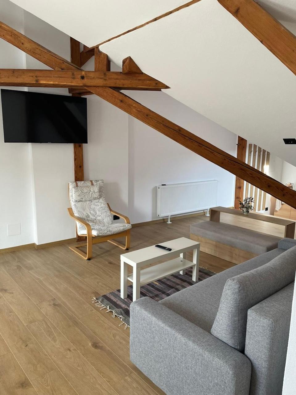 Residence 48 Beautiful Building Within Moments From The Old Town Of Braşov Exterior foto